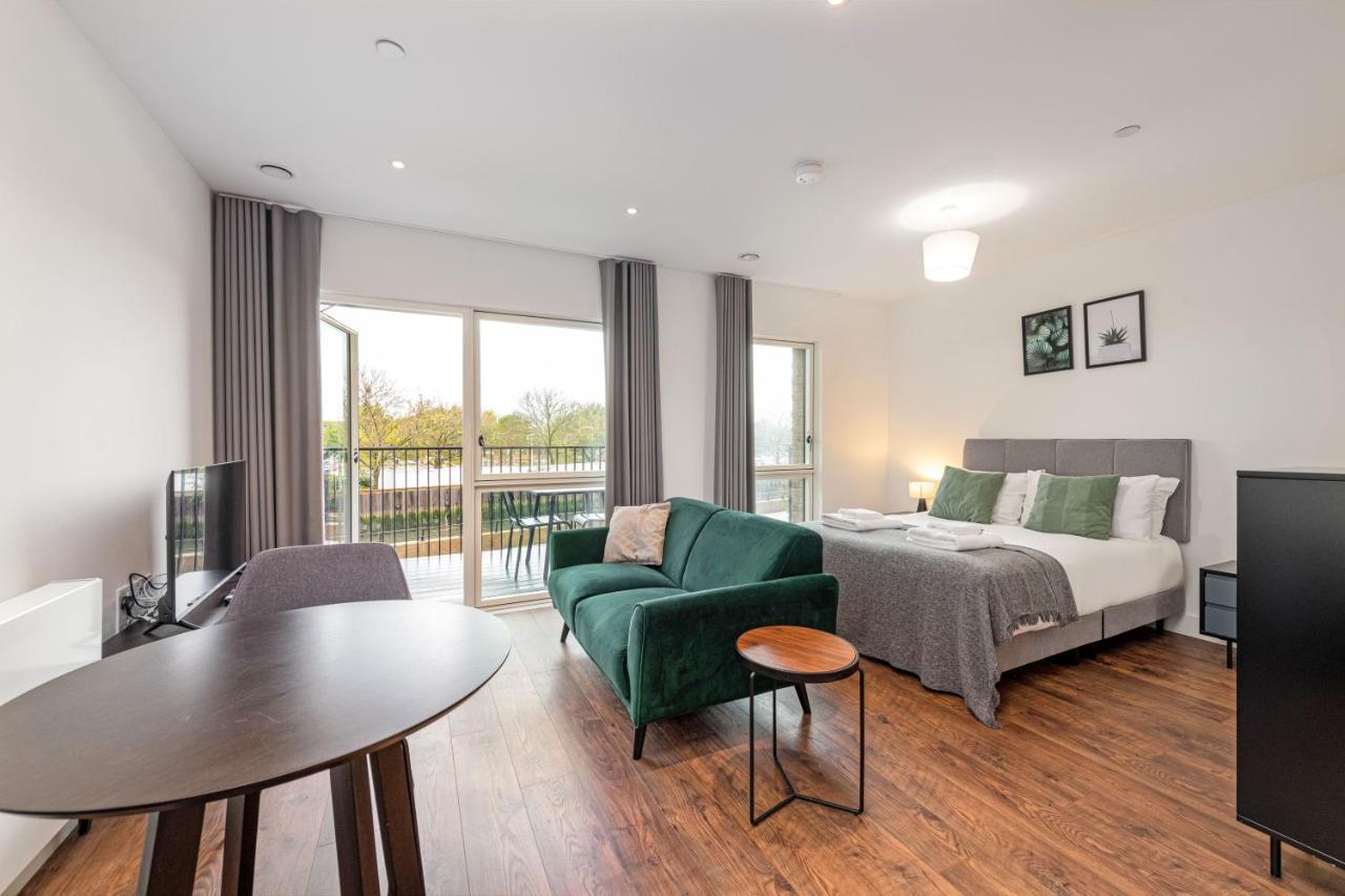 Stayo Apartments Barking Wharf London Bagian luar foto