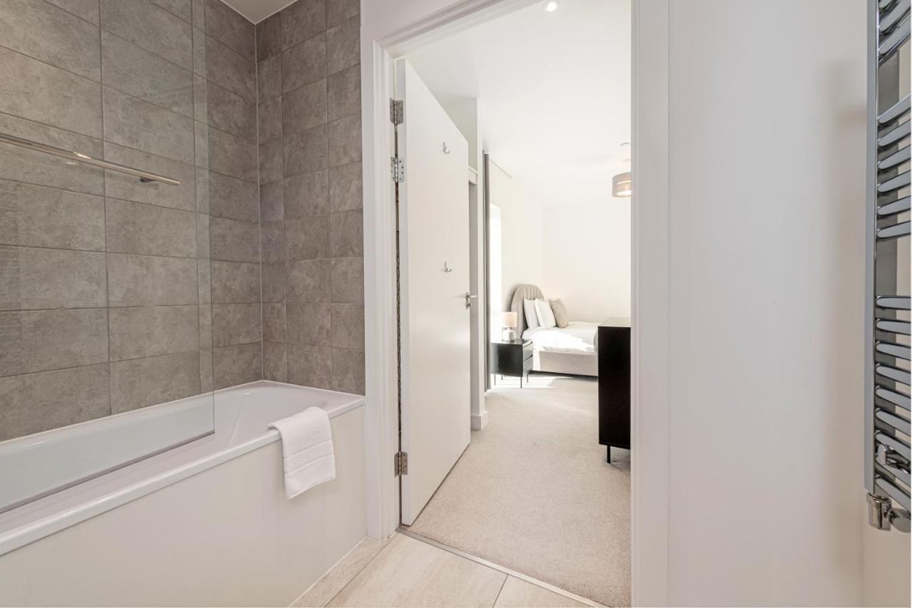 Stayo Apartments Barking Wharf London Bagian luar foto