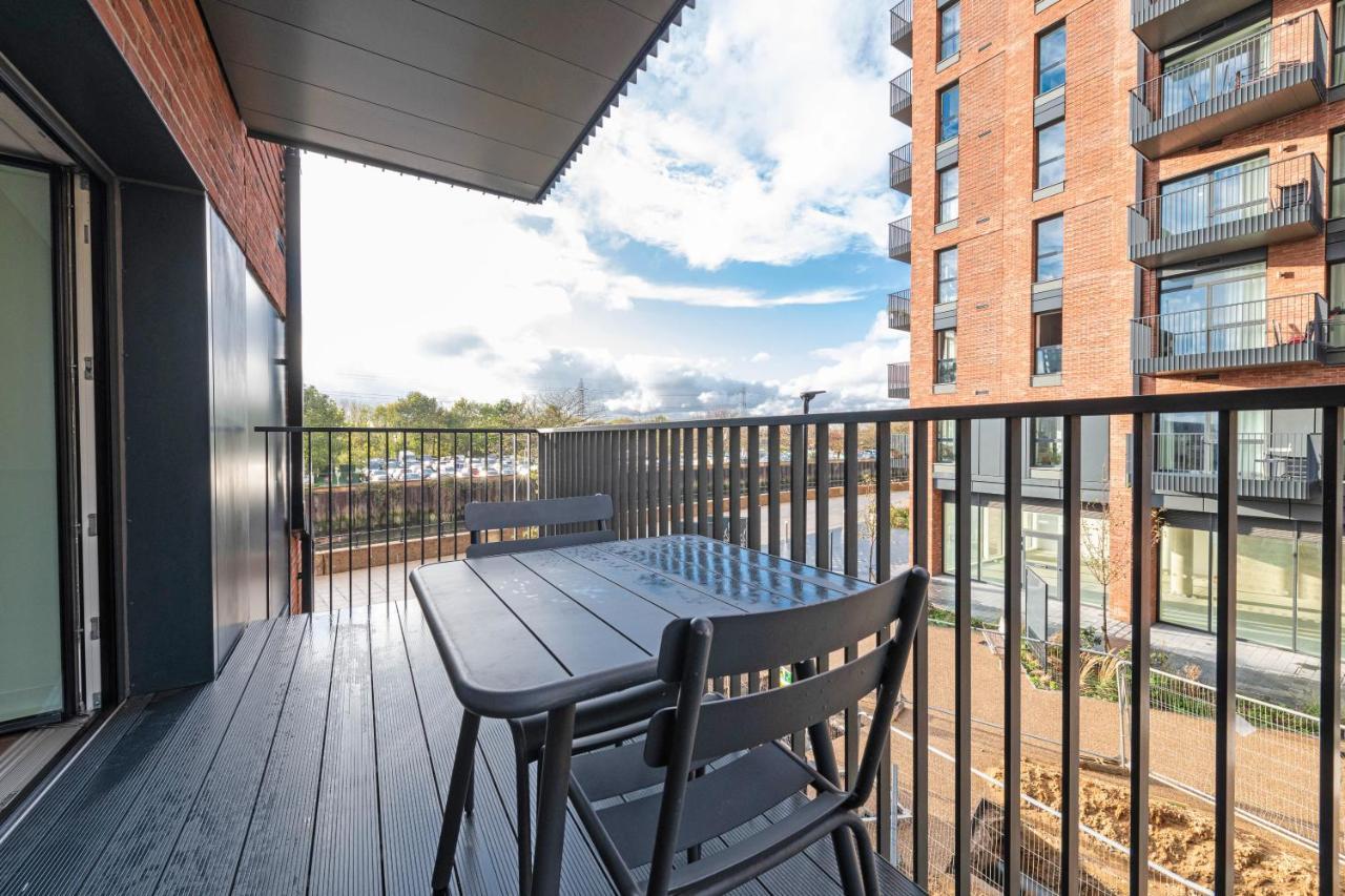 Stayo Apartments Barking Wharf London Bagian luar foto