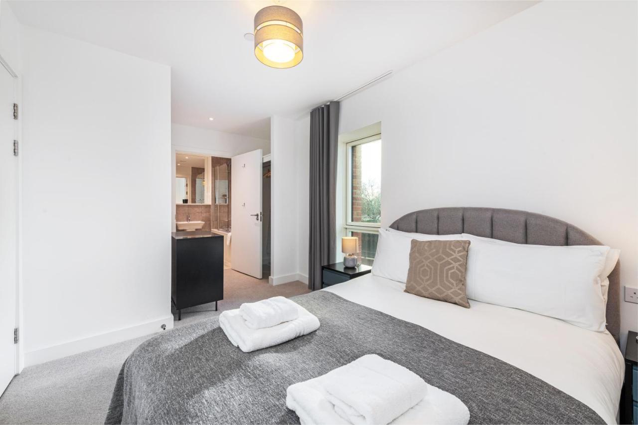 Stayo Apartments Barking Wharf London Bagian luar foto